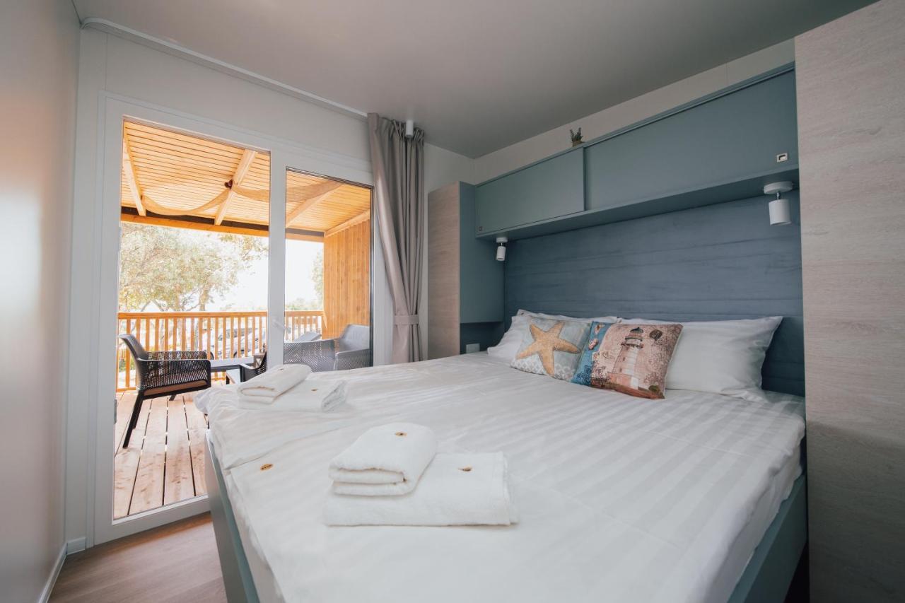 Mobile Homes Selce - Lighthouse Bagian luar foto