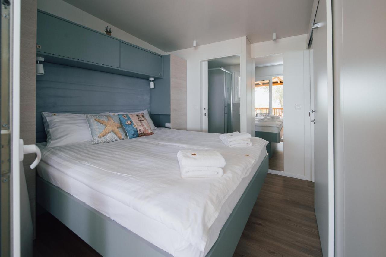 Mobile Homes Selce - Lighthouse Bagian luar foto