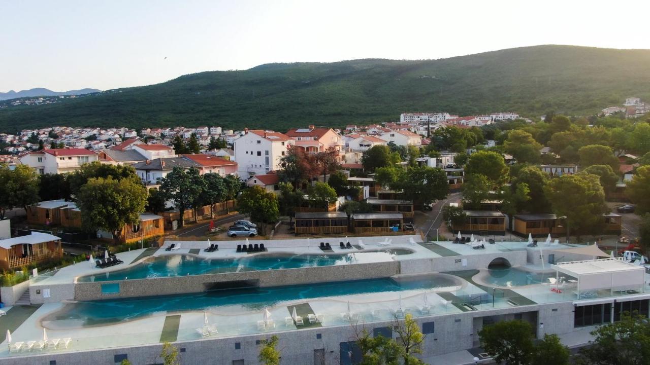 Mobile Homes Selce - Lighthouse Bagian luar foto