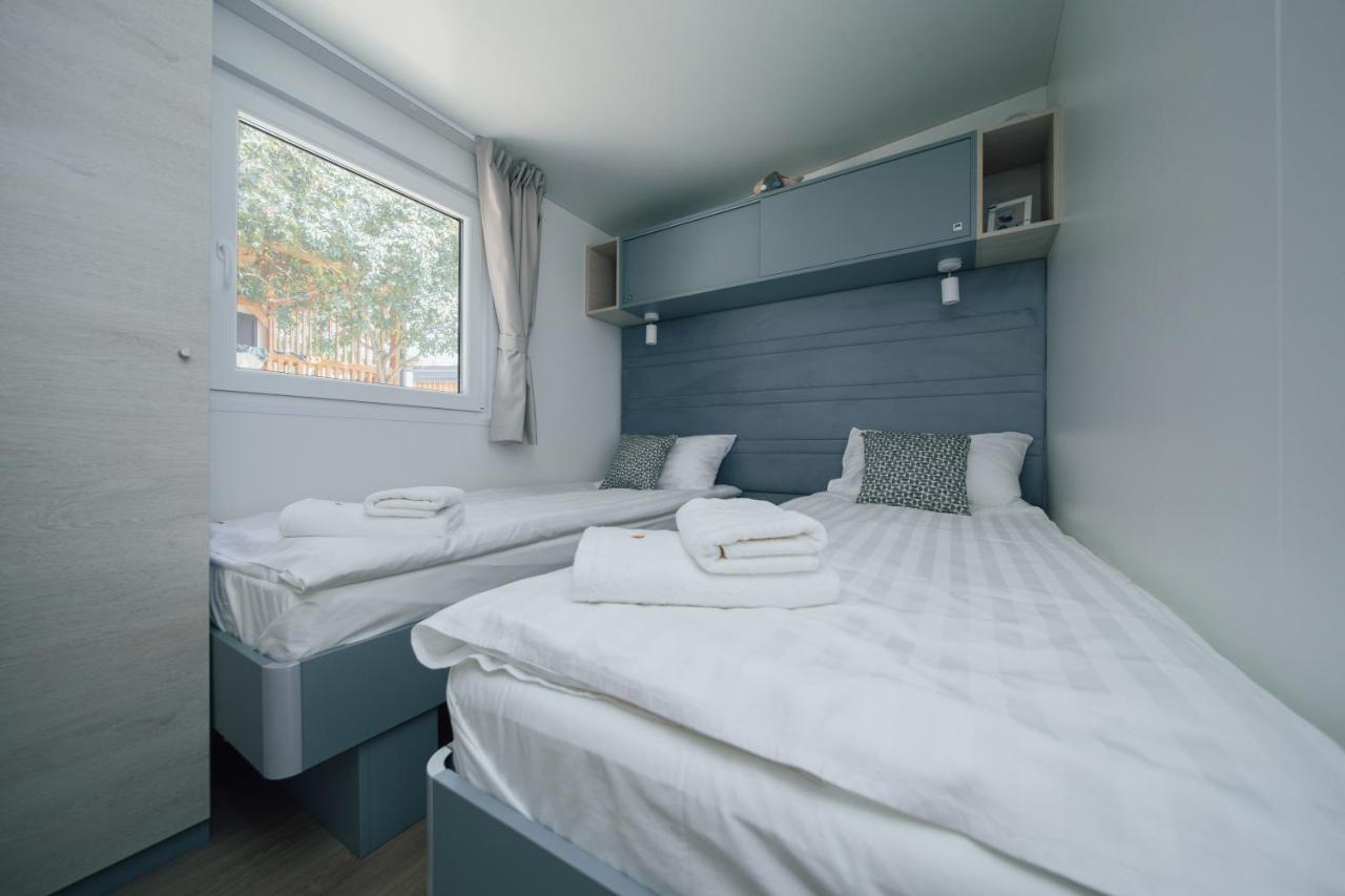 Mobile Homes Selce - Lighthouse Bagian luar foto