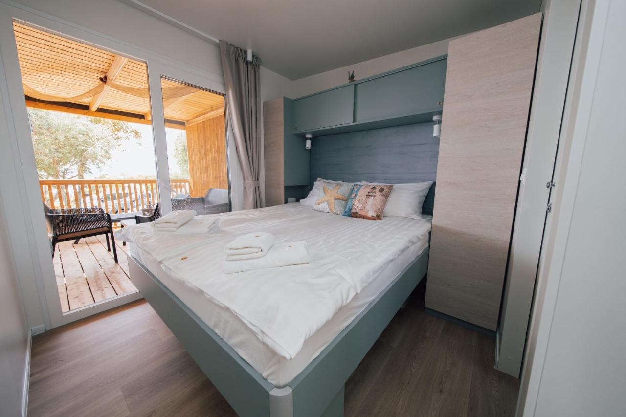 Mobile Homes Selce - Lighthouse Bagian luar foto