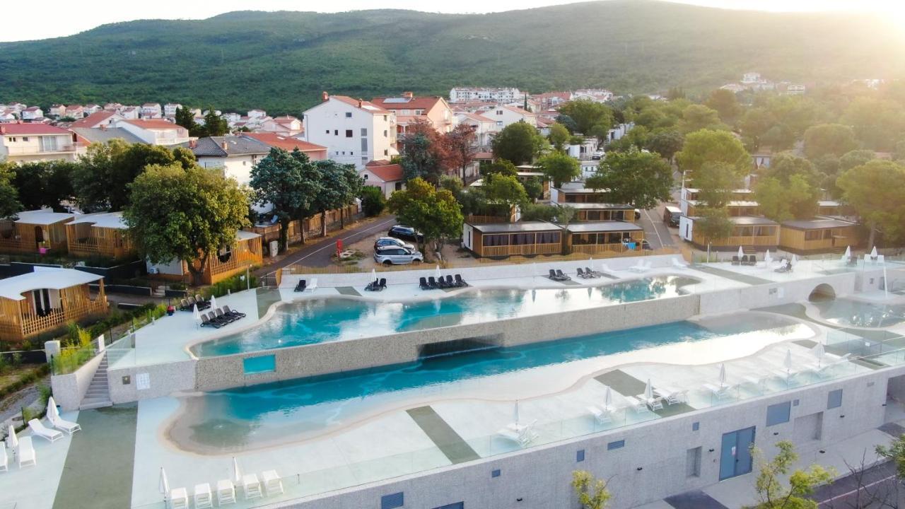 Mobile Homes Selce - Lighthouse Bagian luar foto