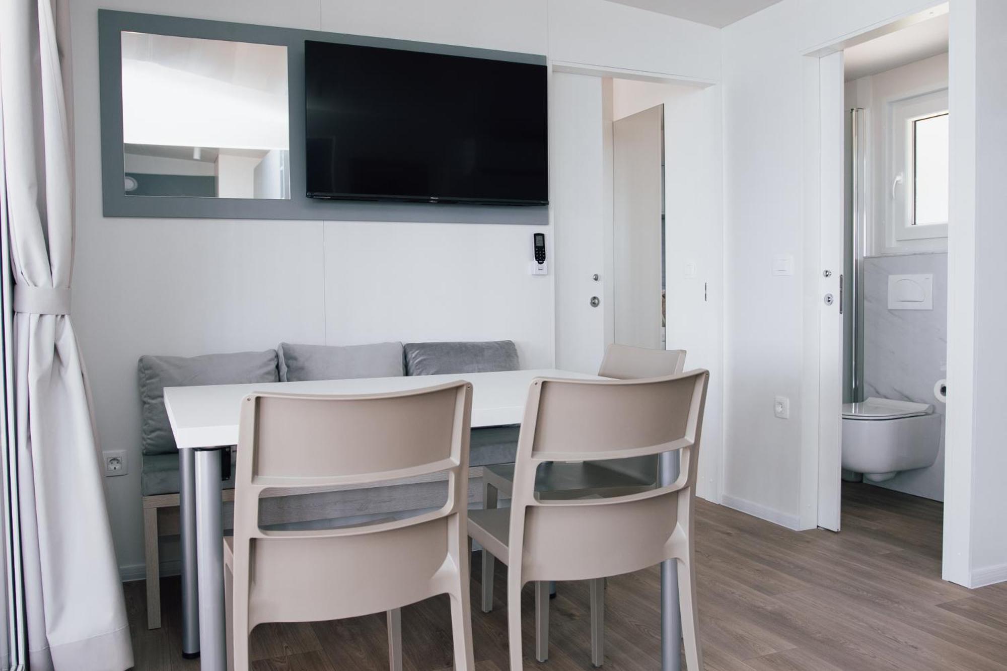 Mobile Homes Selce - Lighthouse Bagian luar foto